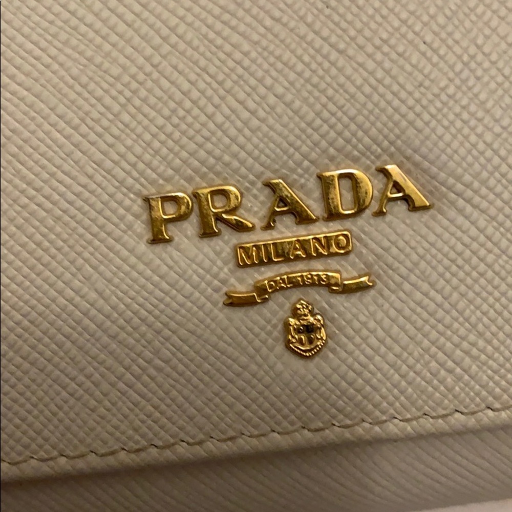 SOLD Prada saffiano long wallet - Picture 3 of 10